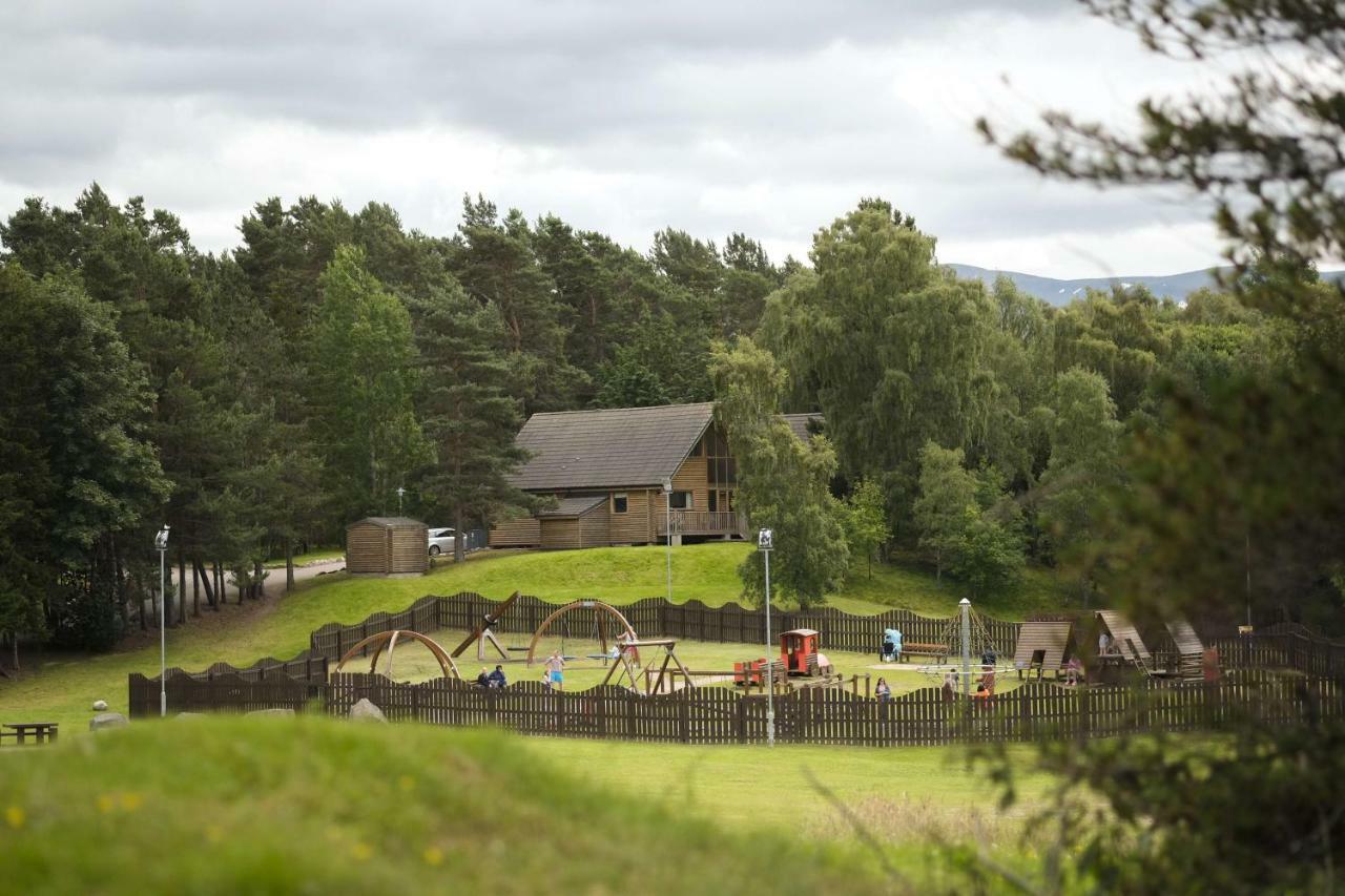 Macdonald Woodland Lodges At Macdonald Aviemore Resort Bagian luar foto