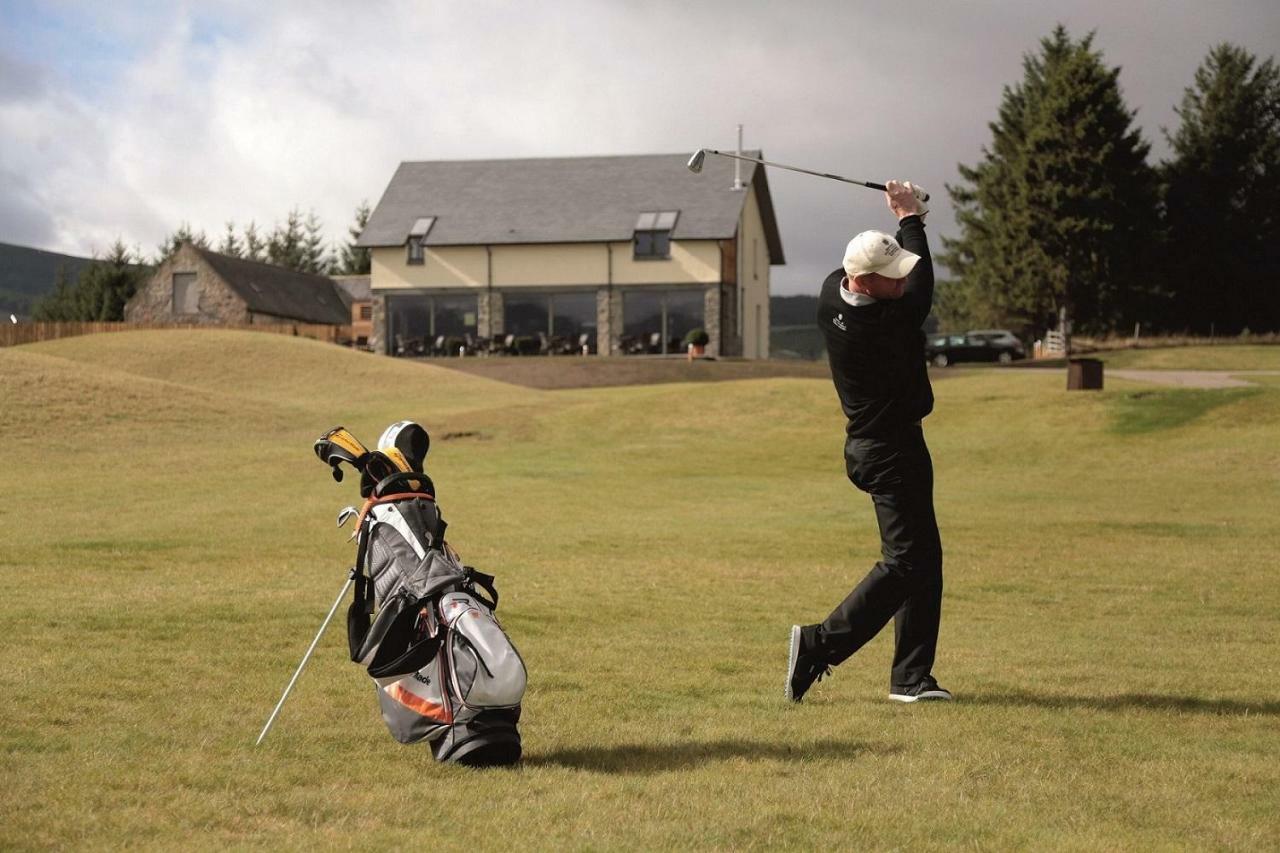 Macdonald Woodland Lodges At Macdonald Aviemore Resort Bagian luar foto